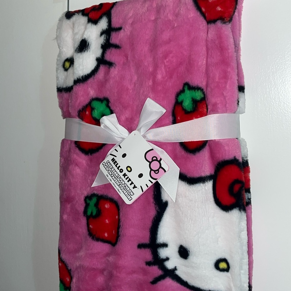 Hello Kitty Faux Fur Strawberry Throw blanket